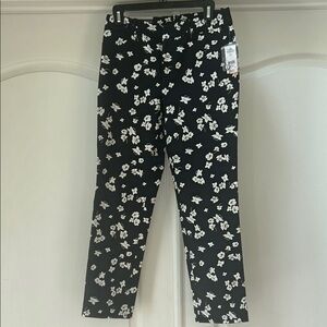 Lord & Taylor Black and White Floral Leggings